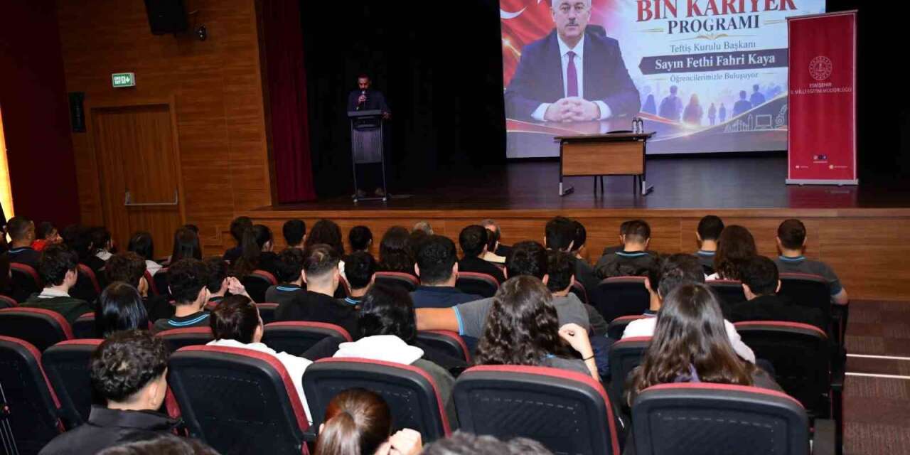 Öğrenciler kariyer yolculuğuna ilham veren isimlerle buluşuyor