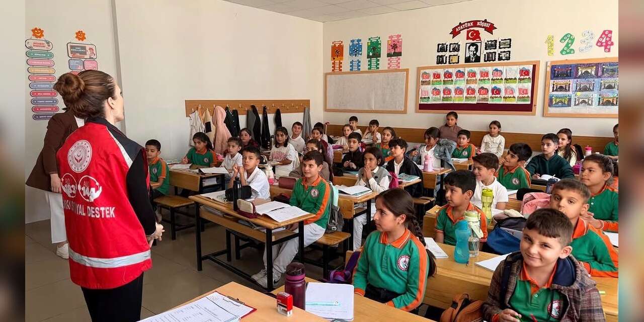 Kahta’da öğrencilere akran zorbalığı eğitimi verildi