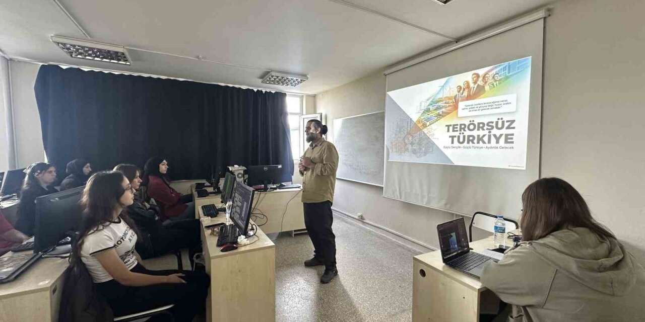 OMÜ’de yeni akademik yıl "Terörsüz Türkiye" dersleriyle başladı