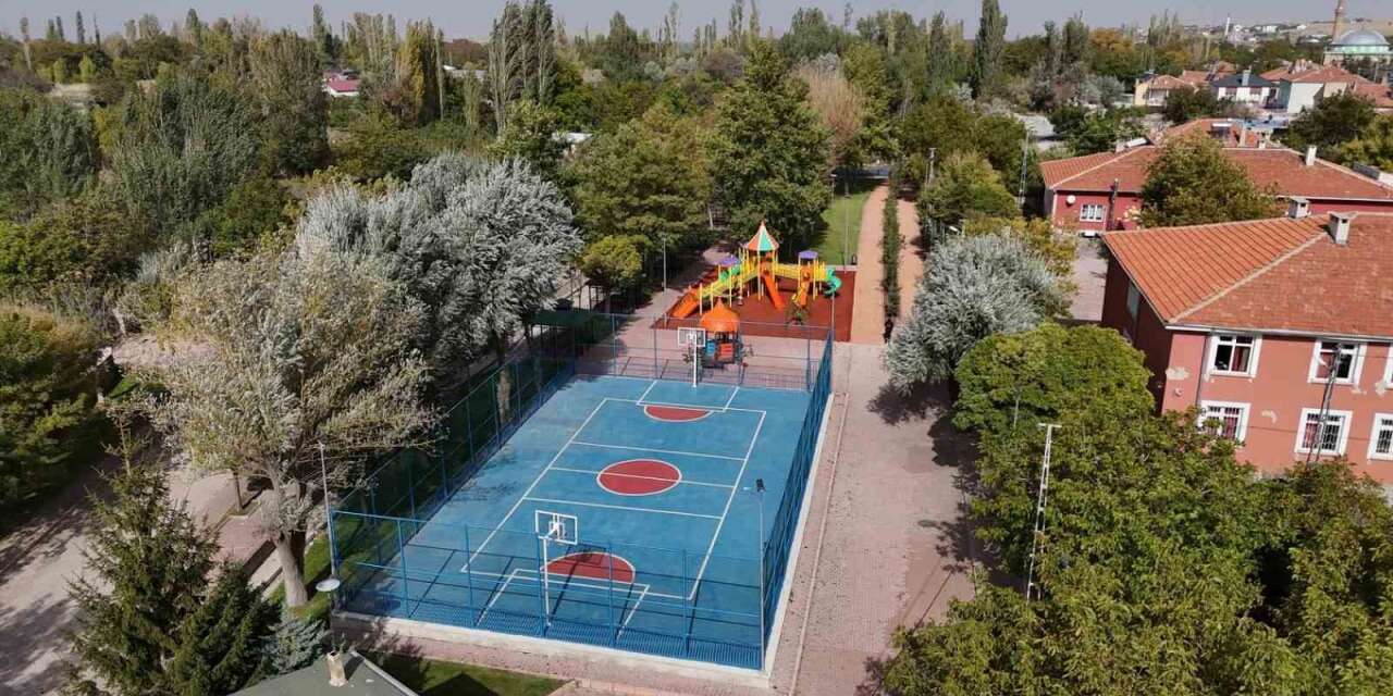 Gürpınar mahallesinde yenilenen Deringöz Parkı ve yüzme havuzu tanıtılacak