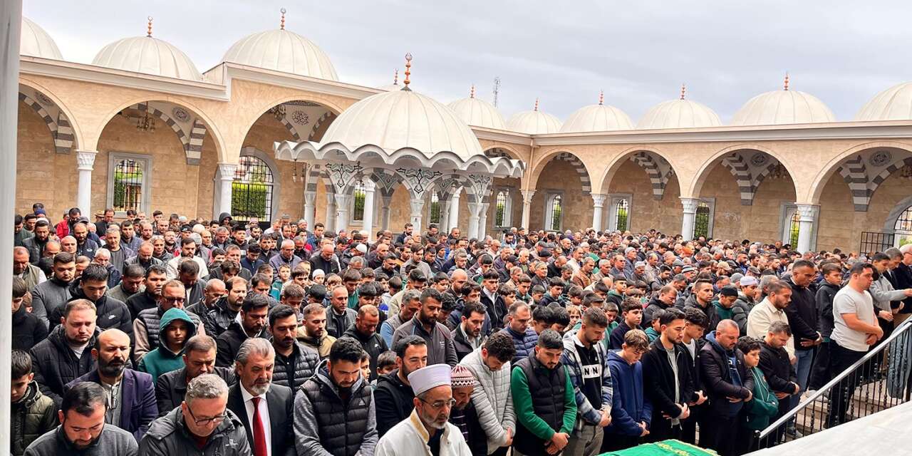 Kalbine yenilen 15 yaşındaki çocuk son yolculuğuna uğurlandı