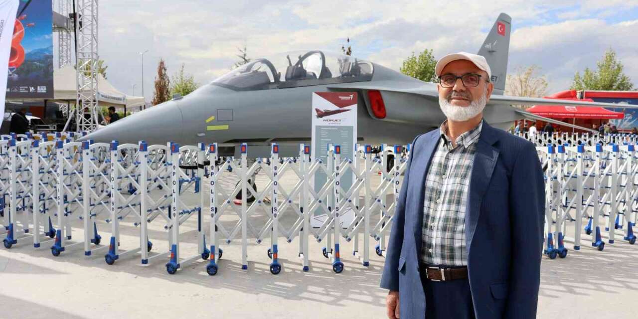 Hürjet’i gören vatandaş duygulandı: "Türk vatandaşı olarak, Türk millet olarak seviniyoruz"