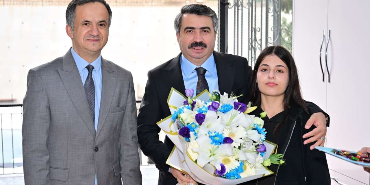 ‘Gençlerimiz geleceğimiz’