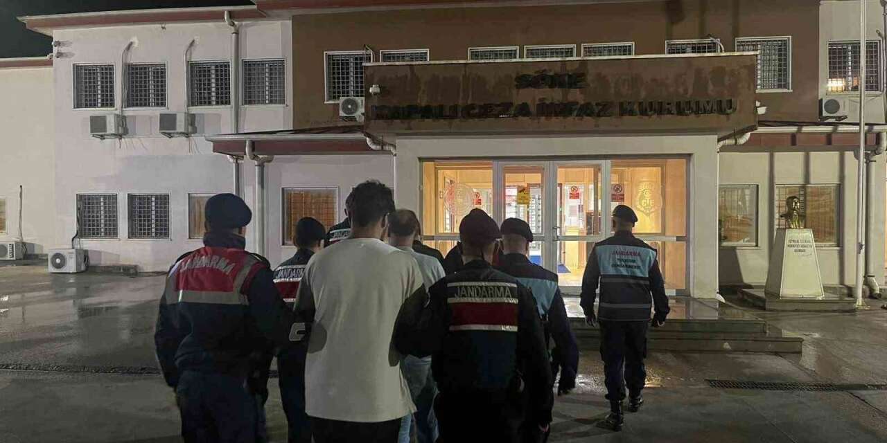 Didim’de otelde 14 düzensiz göçmen yakalandı
