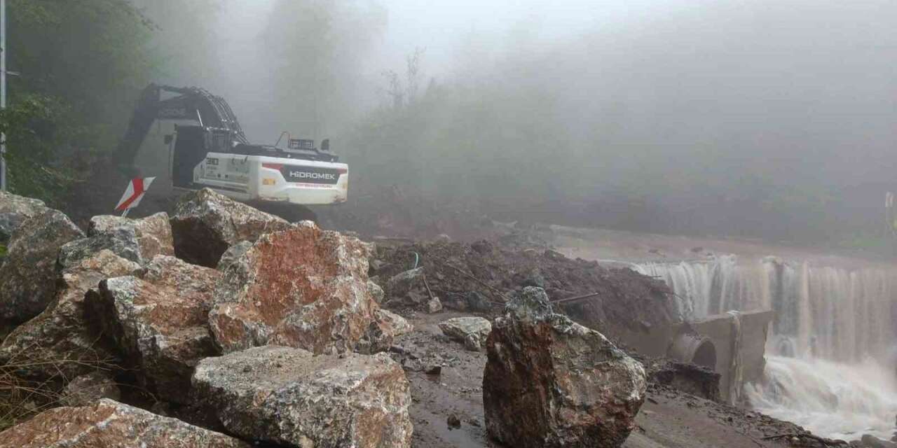 Düzce’de yağış nedeniyle kapanan yollar açıldı