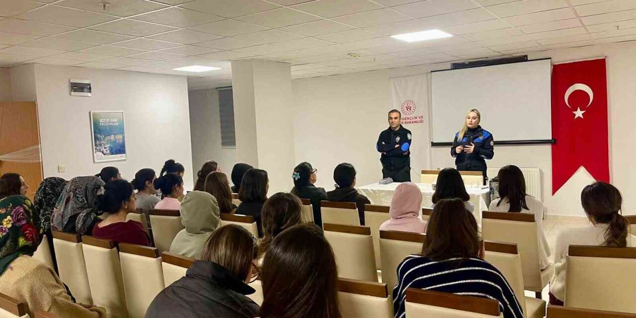 Kars’ta üniversiteli kadınlara kades tanıtımı