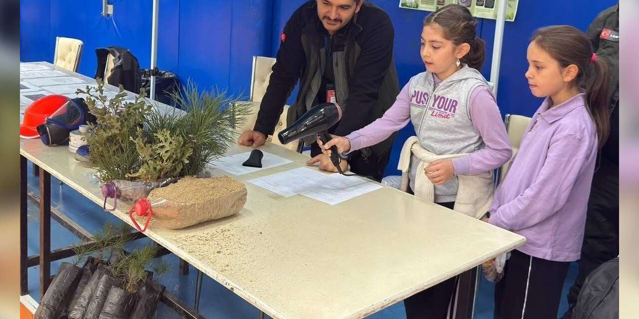 Emet’te Bilim Festivali’nde çocuklara erozyon eğitimi