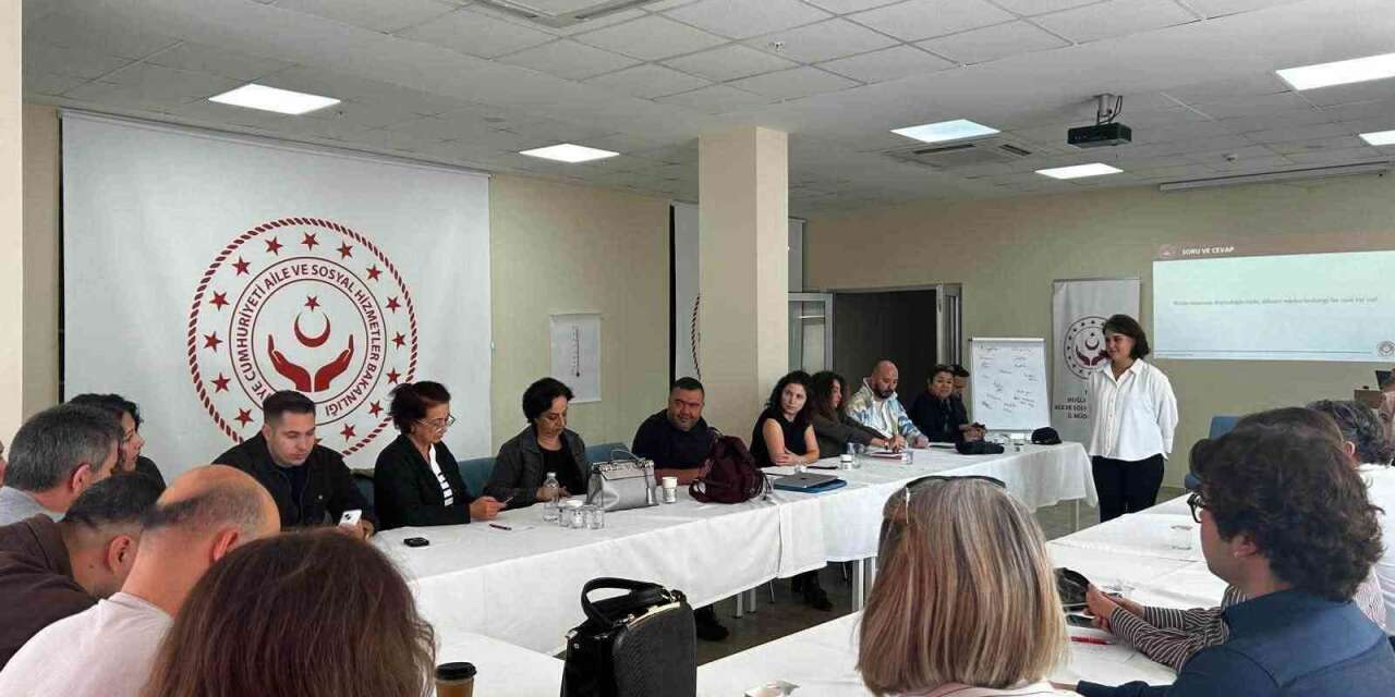 Muğla’da kamu personeline sosyal içerme eğitimi verildi