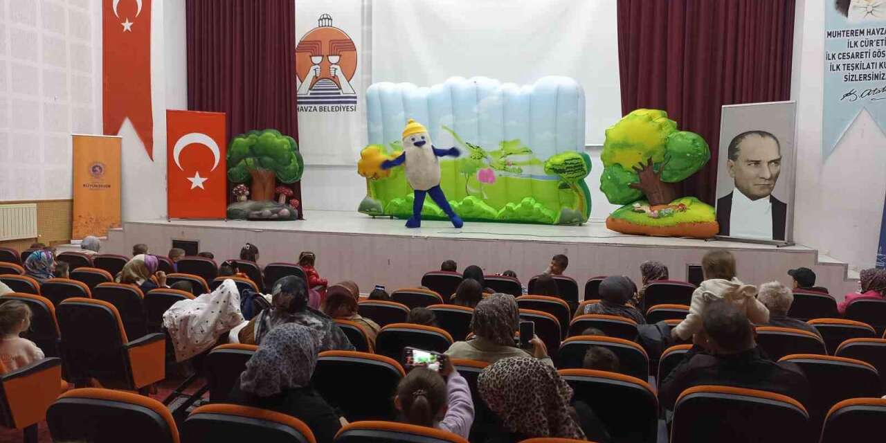 "Kaptan Pengu ve Arkadaşları" çocuklarla buluştu