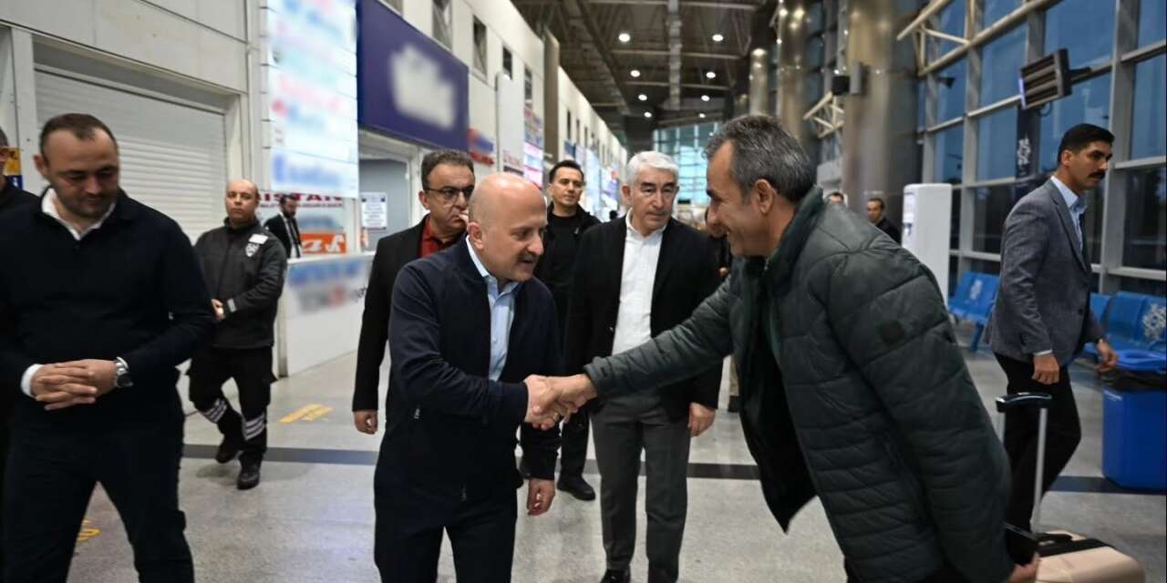 Aydın Valisi Varol, otobüs terminalinde yolcularla buluştu
