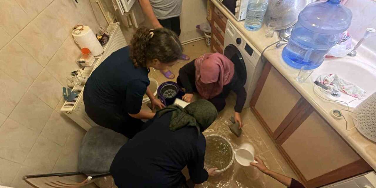 Bolu’da sağanak etkili oldu: 6 daireyi su bastı
