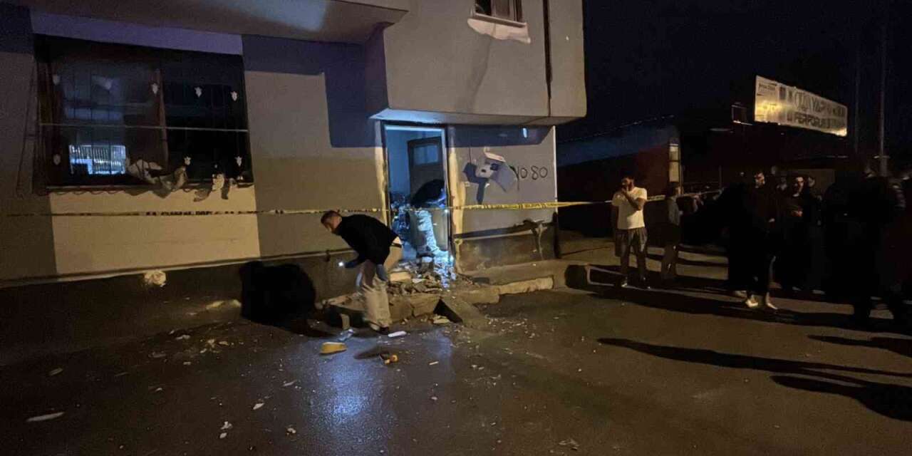 Adana’da 2’si çocuk 5 kişinin bulunduğu eve el yapımı patlayıcı attılar