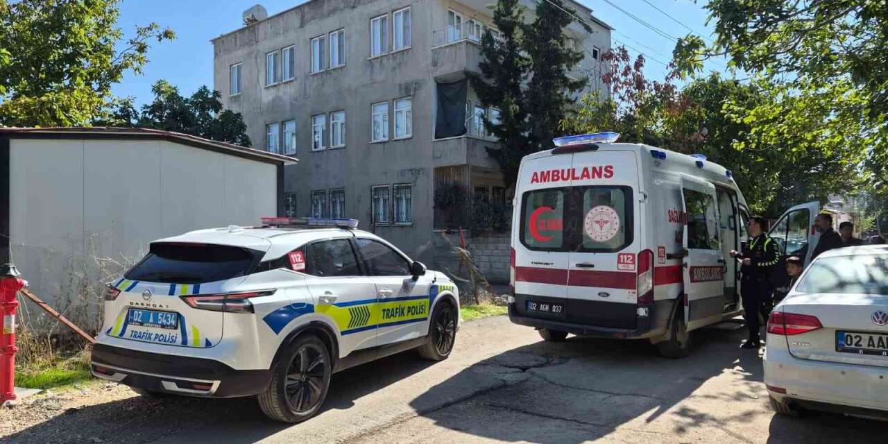 Adıyaman’da otomobilin çarptığı çocuk yaralandı
