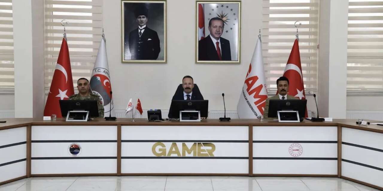 Ardahan’da genişletilmiş İl güvenlik ve asayiş toplantısı yapıldı