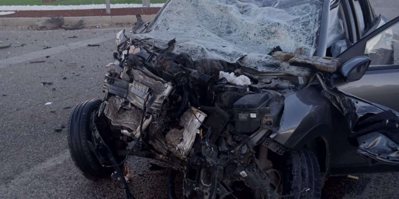 Malatya’da minibüs ile otomobil çarpıştı: 1’i ağır 3 yaralı