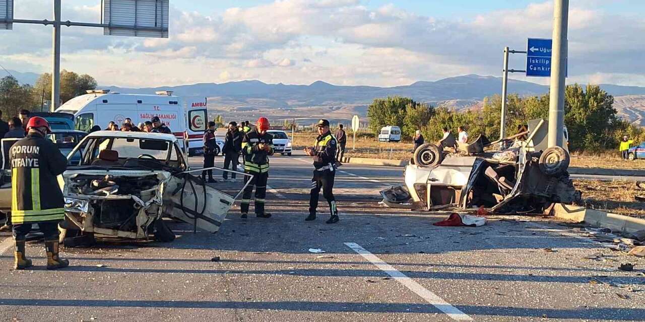 Çorum’da iki otomobil çarpıştı: 7 yaralı
