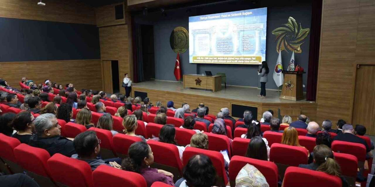 Nazilli’de öğretmenlere okul güvenliği eğitimi verildi