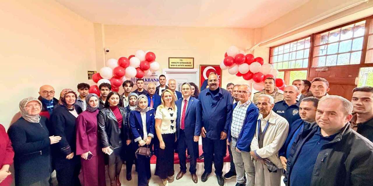 Kemaliye’de Spor ve Aktivite Merkezi hizmete açıldı