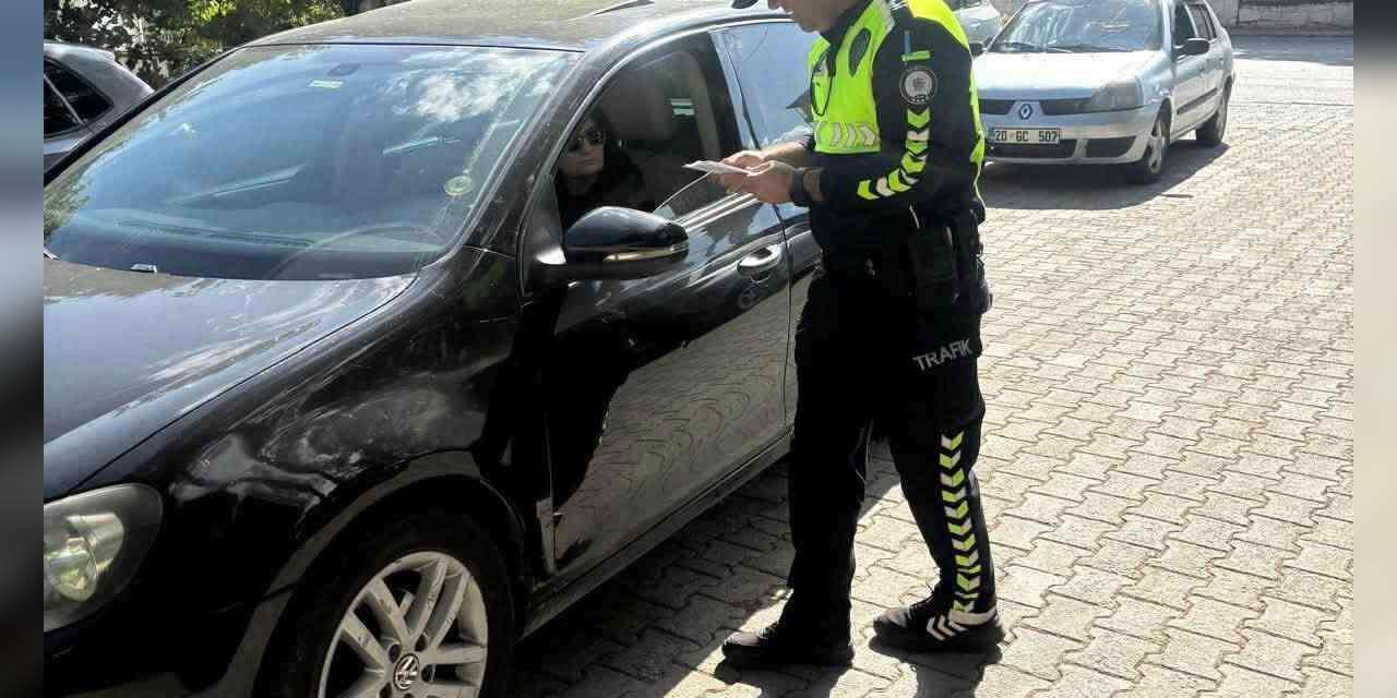 Çal’da polis ekiplerinden trafik ve dolandırıcılık uyarısı