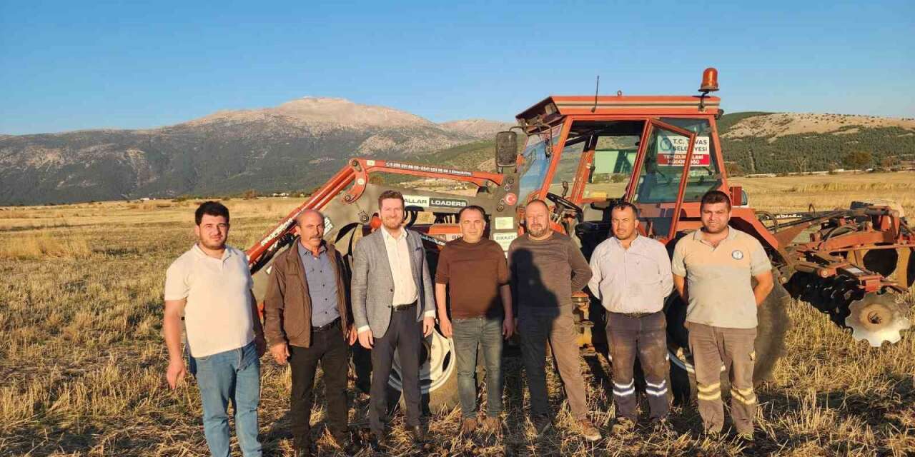 Tavas Belediyesi çiftçiye destek için 480 dekarlık alanda mahsul yetiştirecek