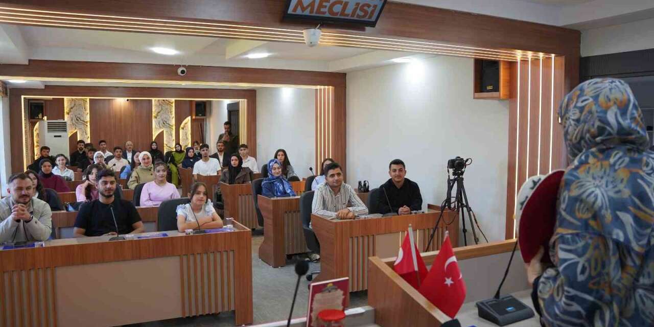 Kahta Belediyesi Gençlik Meclisi’nden anlamlı buluşma