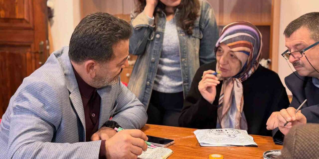 Şehit yakınları ve gaziler çini sanatını yaşatıyor