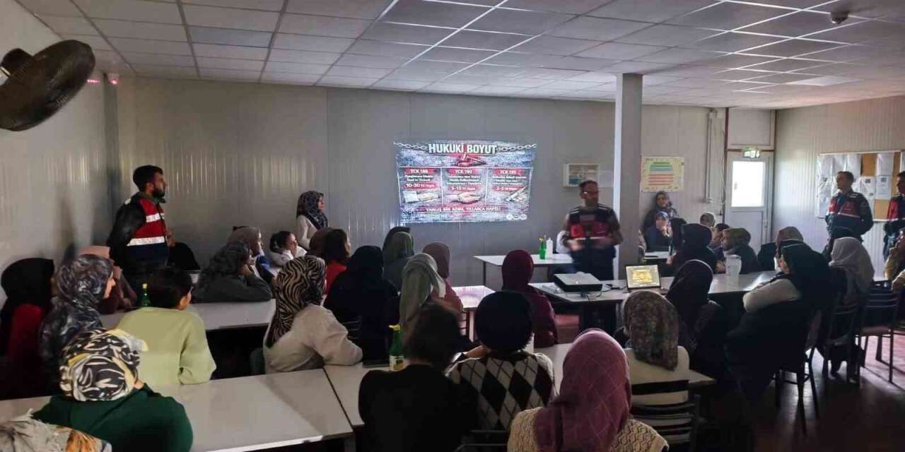 Jandarma vatandaşlara uyuşturucuyla mücadele eğitimi verdi