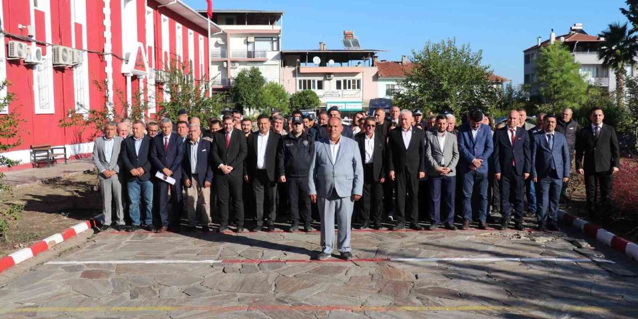Başkan Özel, muhtarların gününü kutladı