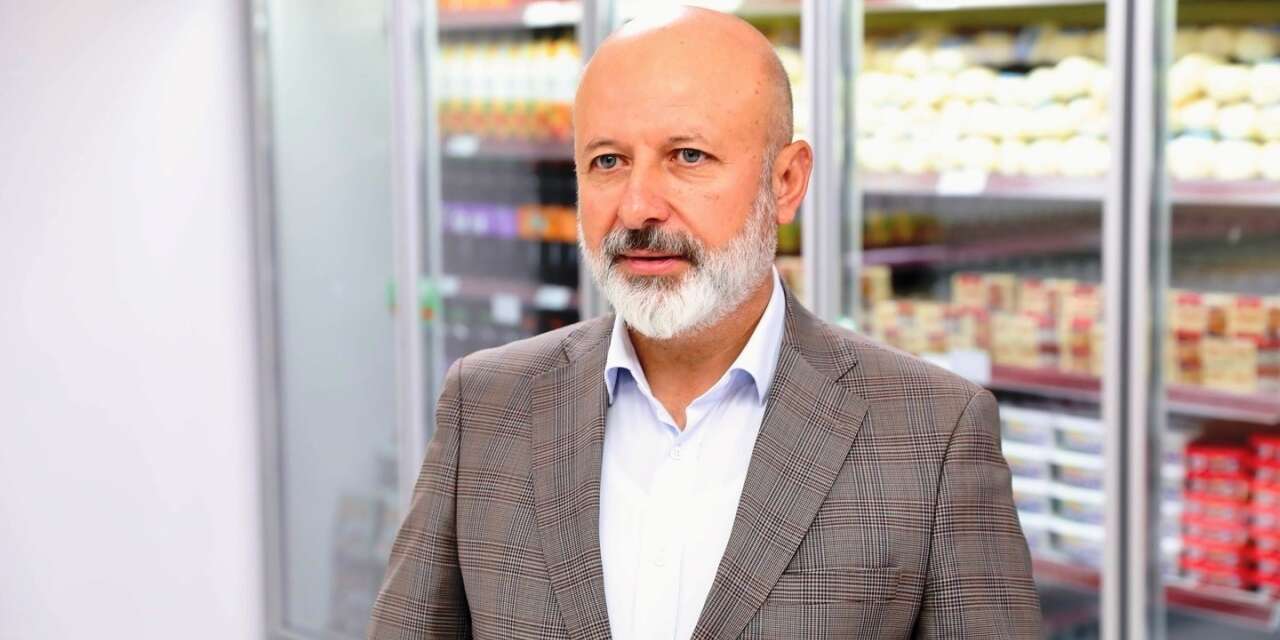 Başkan Çolakbayrakdar: "Paranın geçmediği mağazalarda hemşehrilerimizin yanındayız"