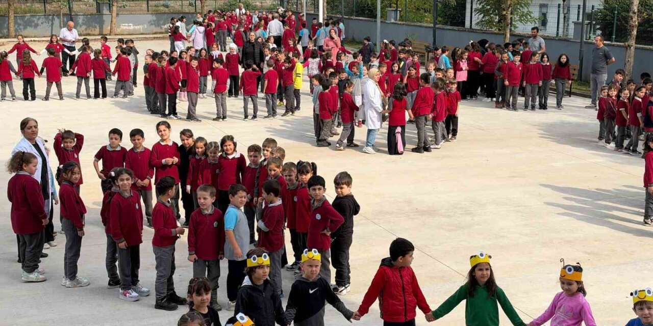 Düzce’de tüm okullarda eş zamanlı afet tatbikatı yapıldı