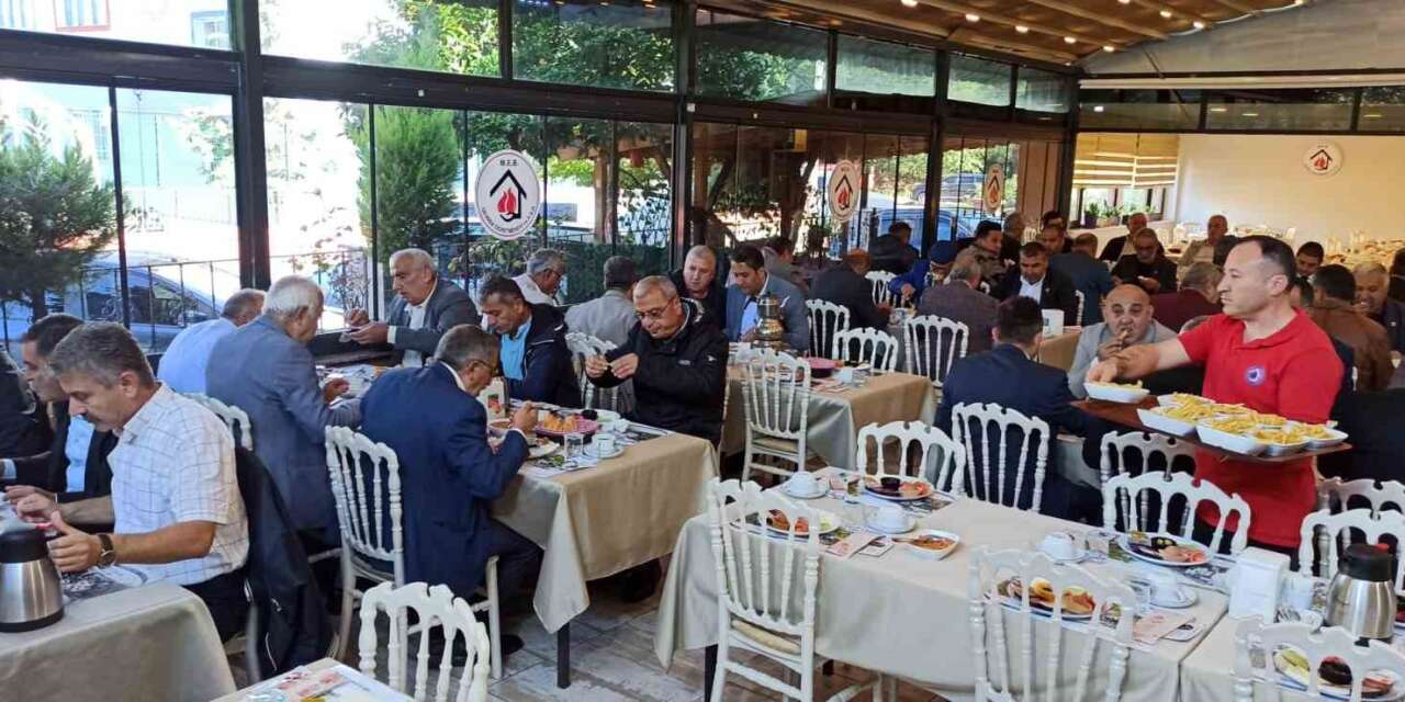Devrek’te Muhtarlar Günü  düzenlenen törenle kutlandı