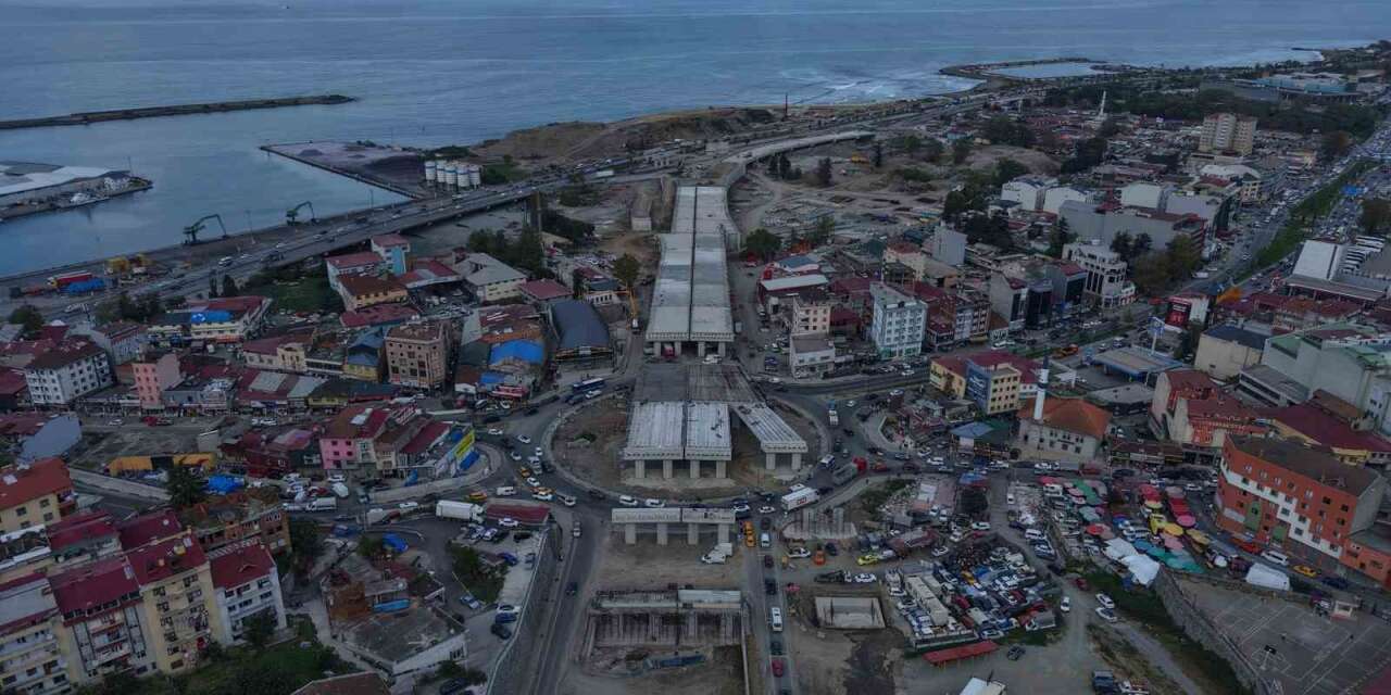 Değirmendere viyadüğü yükseliyor, son şeklini alıyor