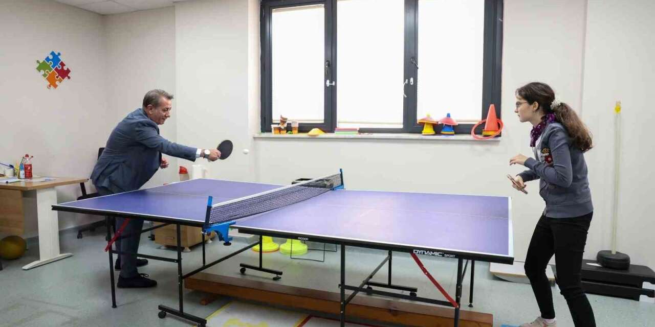 Üç kez Türkiye şampiyonu oldu, üniversiteyi kazandı
