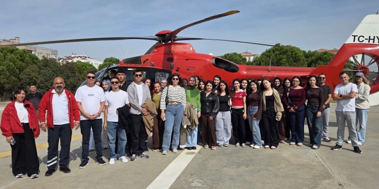 İlk ve Acil Yardım öğrencileri hava ve deniz ambulanslarını inceledi