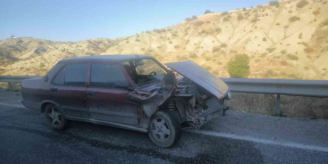 Otomobil bariyerlere çarptı: 1 yaralı