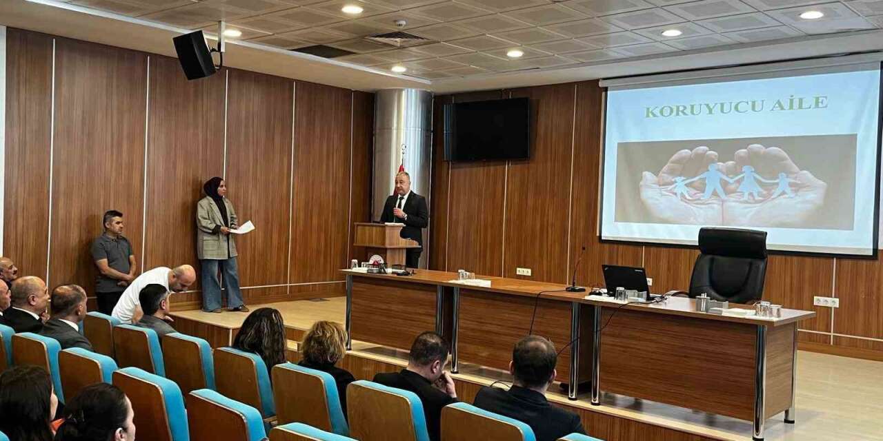 Adıyaman’da adliye personeline koruyucu aile eğitimi verildi