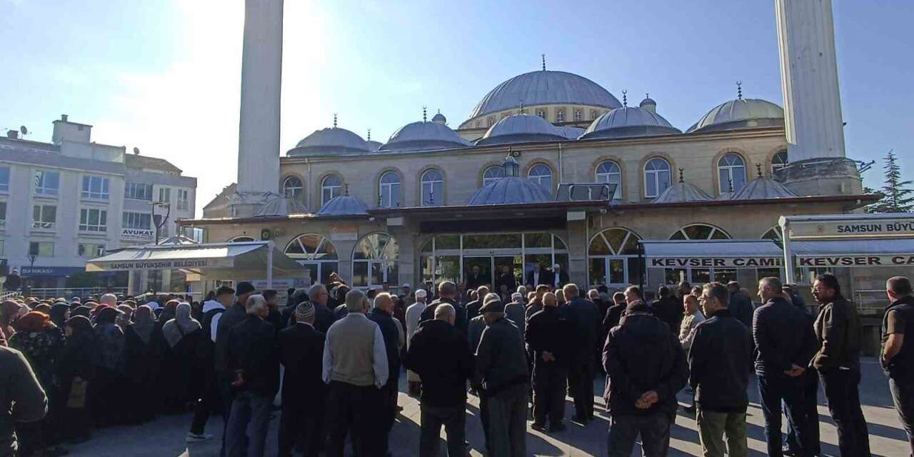 Havza’da umreciler kutsal topraklara uğurlandı