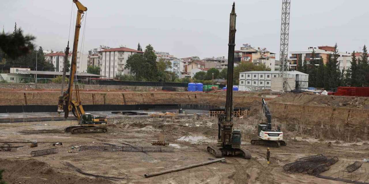 Aydın’da yeni adalet sarayı inşaatında kazıklar çakıldı