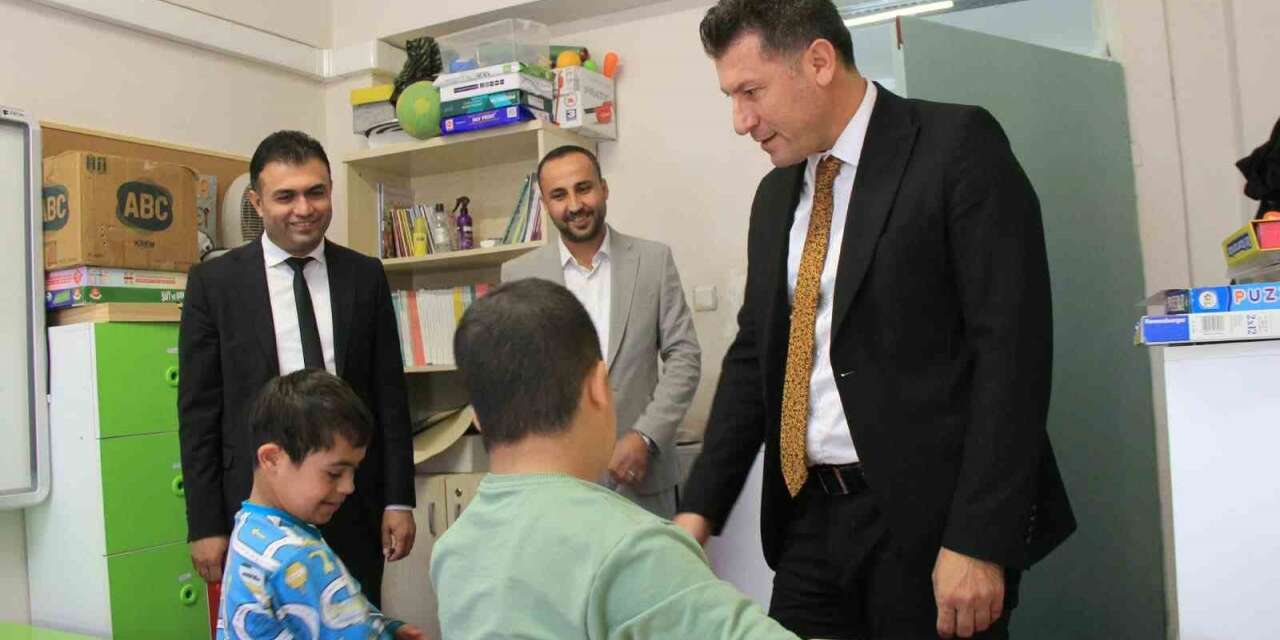 Cizre İlçe Millî Eğitim Müdürü İke: "Sabrınız, şefkatiniz ve sınıftaki kutsal emeğiniz hiçbir ölçüyle ölçülemez"