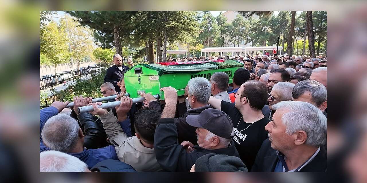 Kıraathanedeki tüfekli saldırıda ölen şahıs son yolculuğuna uğurlandı