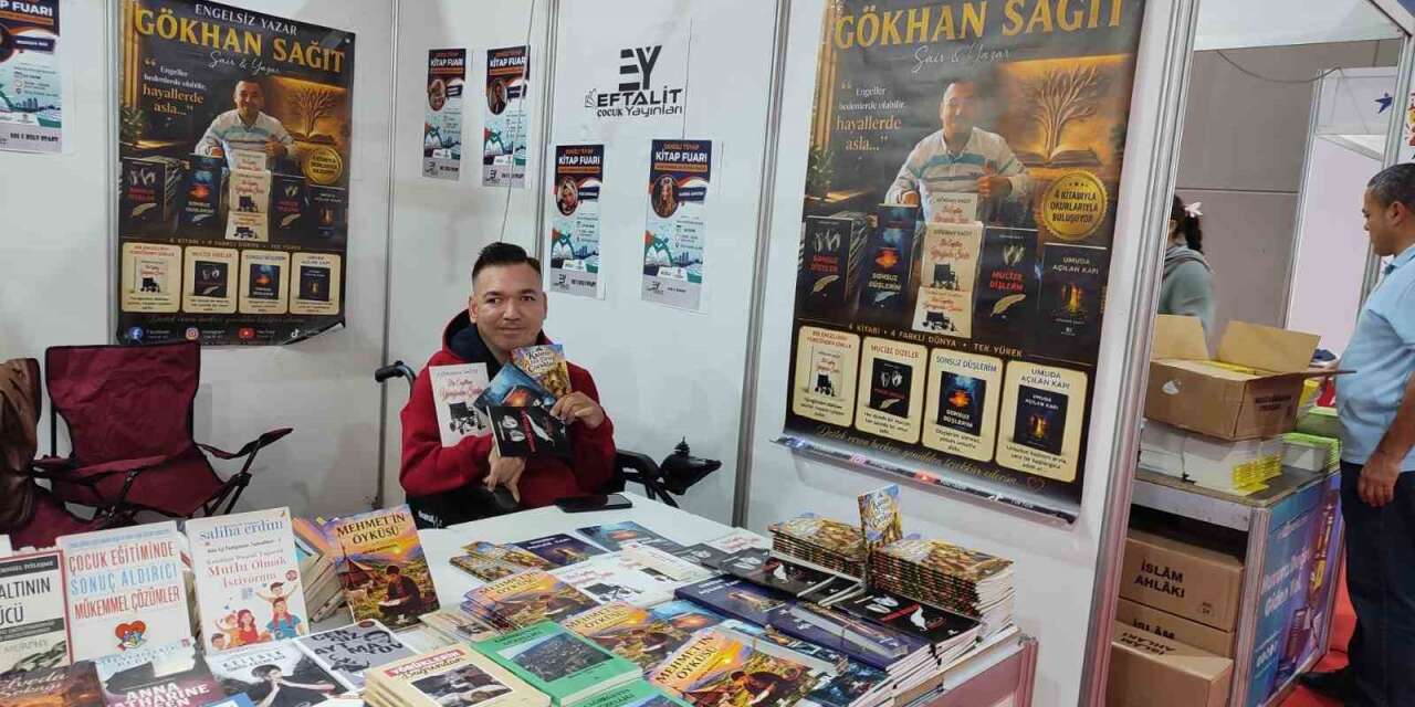 Engelsiz Yazar kitap fuarında okurlarıyla buluştu