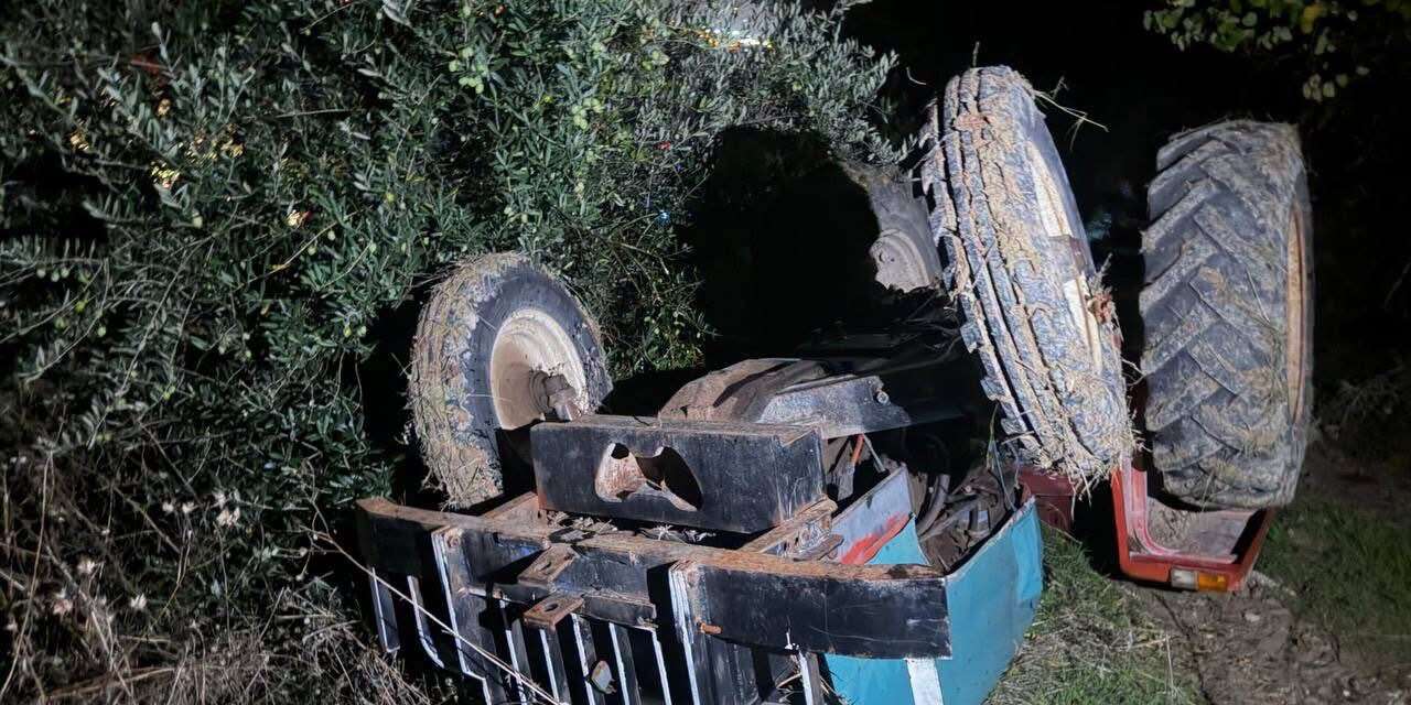 Altınözü’nde ters dönen traktörün altında kalan sürücü yaralandı