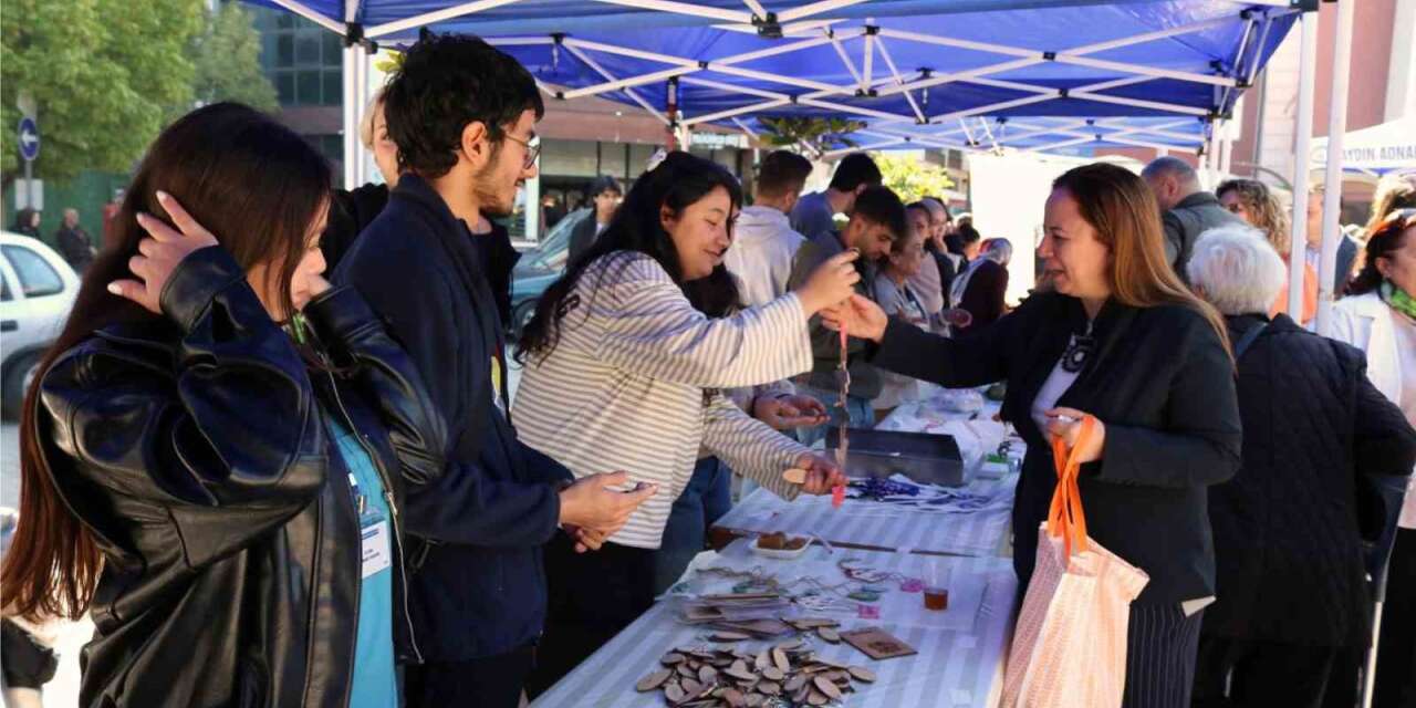 Hastanede tedavi gören çocuklar için destek oldular
