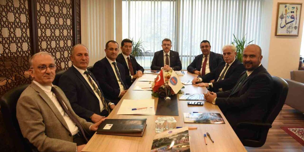 Doğu Karadeniz Belediyeler Birliği Gümüşhane’de toplandı