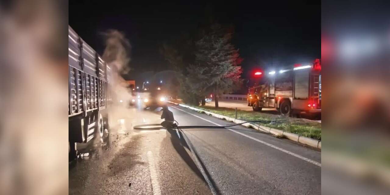 Seyir halindeki tırda yangın çıktı