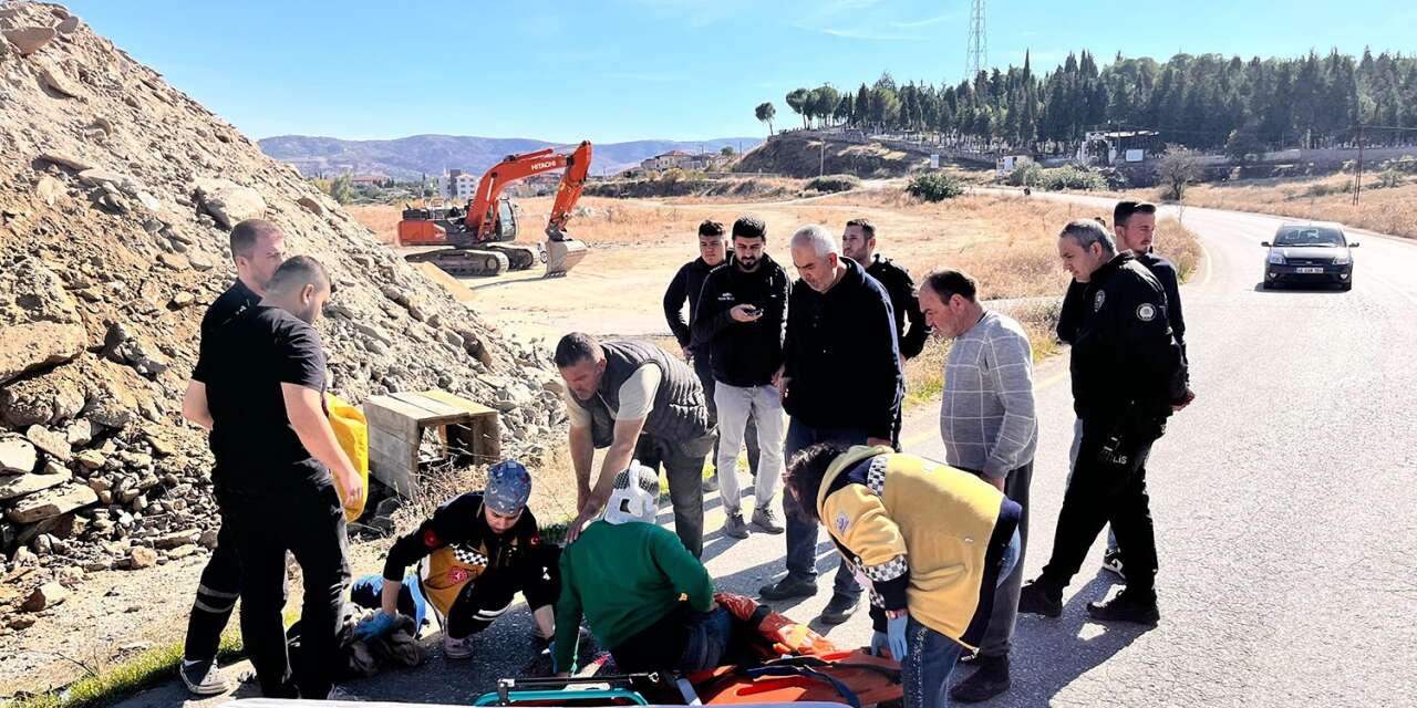 Kula’da otomobil ile motosiklet çarpıştı: 1 ağır yaralı