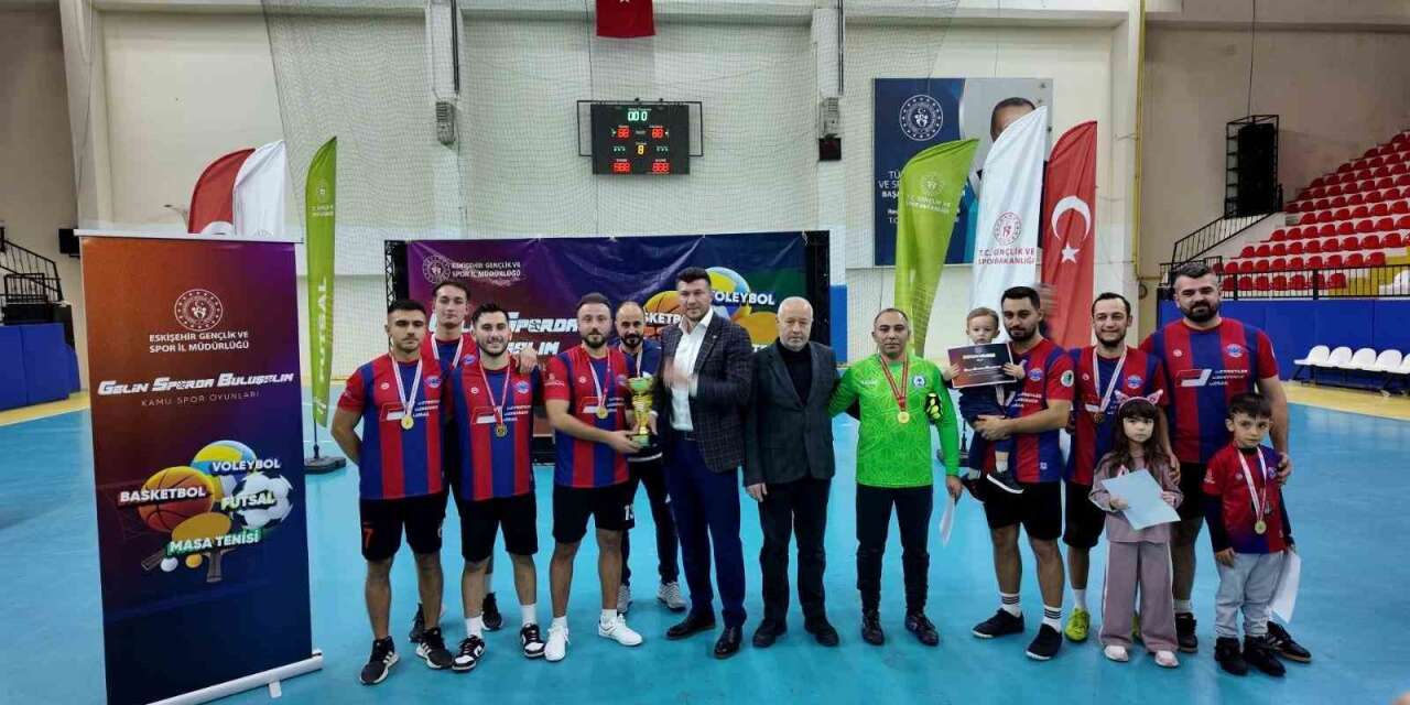Eskişehir’de Kamu Spor Oyunları Futsal Müsabakaları tamamlandı