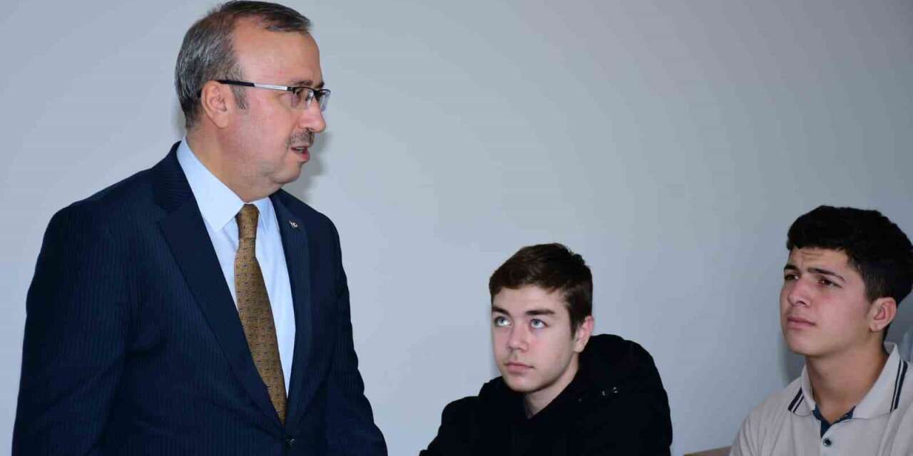 İl Millî Eğitim Müdürü Sinan Aydın, Firuz Kanatlı Mesleki ve Teknik Anadolu Lisesi’ni ziyaret etti