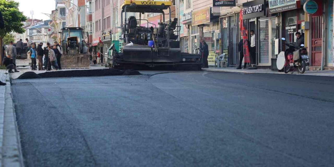 Vezirköprü’de sıcak asfalt çalışması