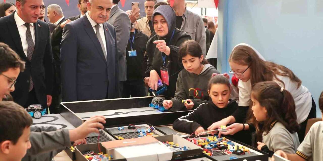 Ordu’da öğrencilerin bilim şenliği başladı: 30 atölyede 3 bin kişiye ulaşılması hedefleniyor